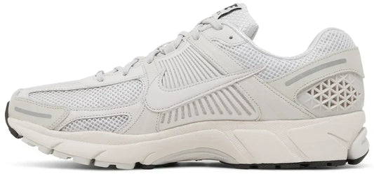 NIKE TN VOMERO 5 WHITE