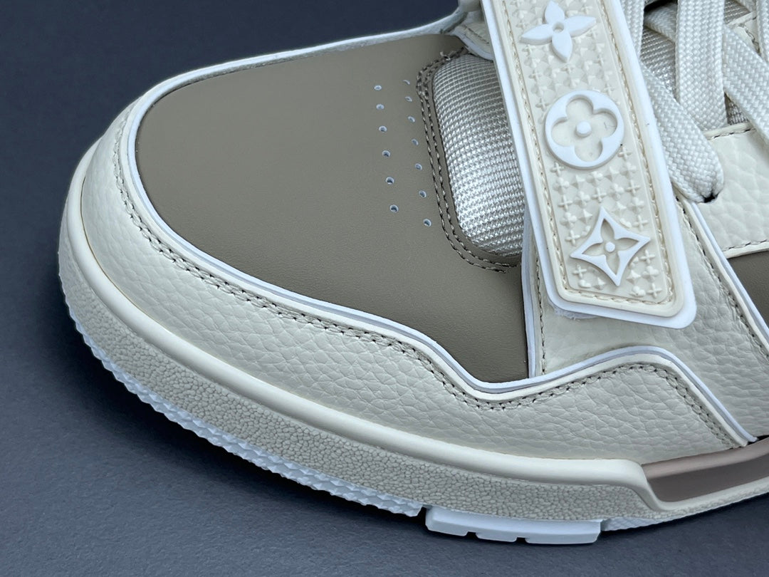 LOUIS VUITTON LV TRAINER SNEAKER