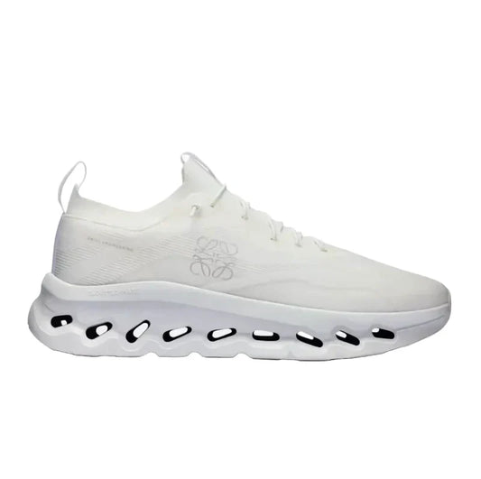 ON x LOEWE white
